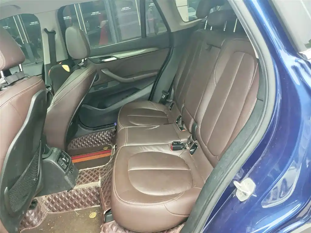 BMW X1 2019 sDrive18Li Premium Model фото 17