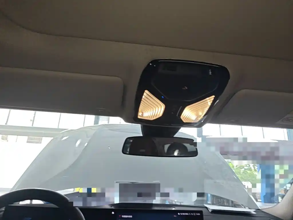 Фото 23 - BMW i3