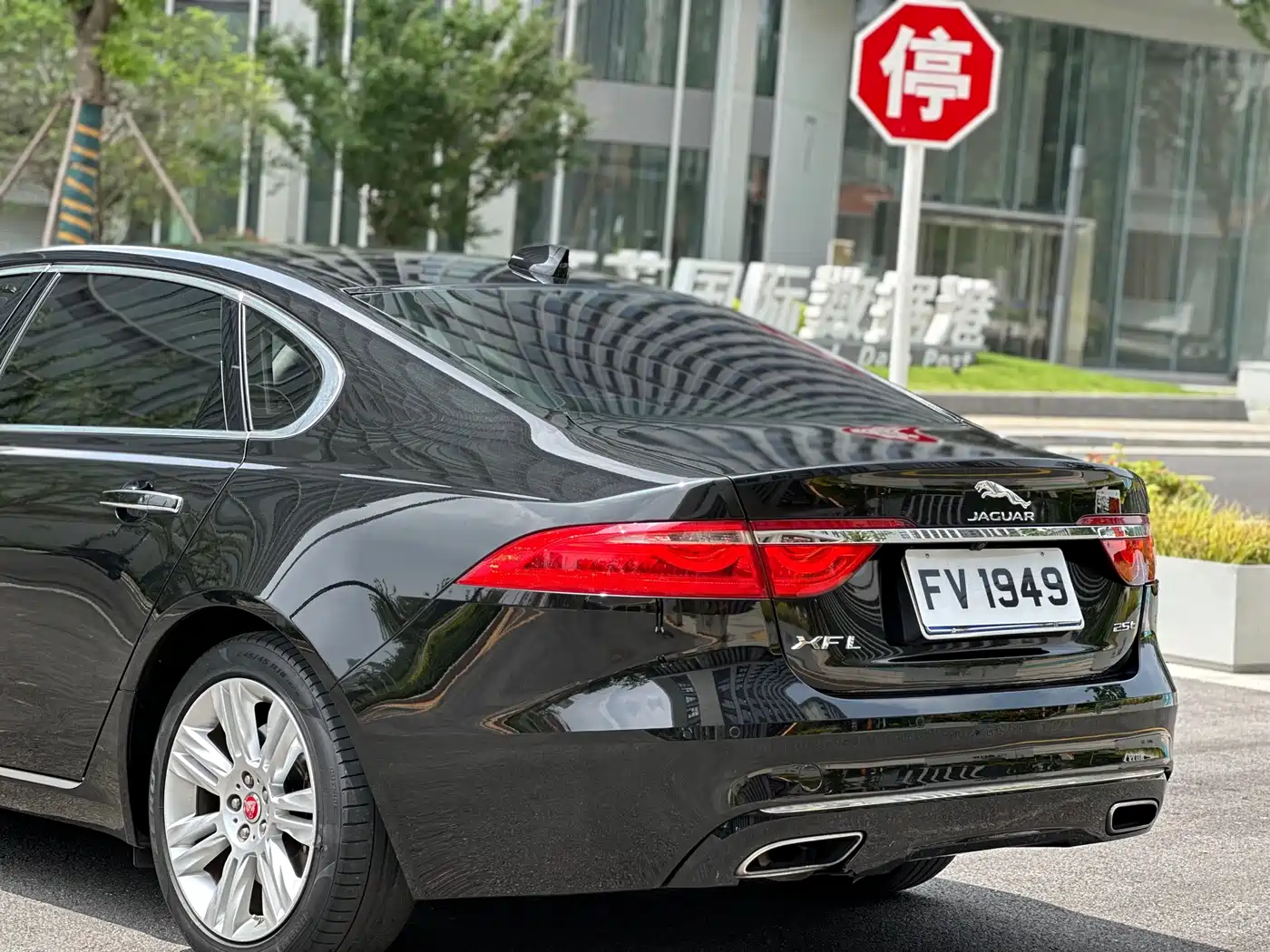 Jaguar XFL 2018 XFL 2.0T 250PS Luxury фото 39