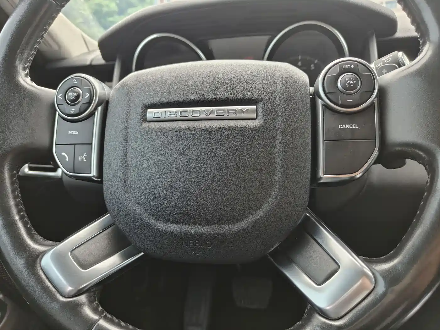 Land Rover Discovery 2017 3.0 SC V6 HSE фото 9