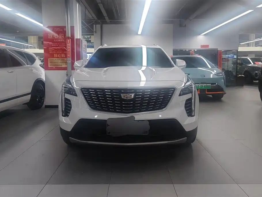 Cadillac XT4 2021 28T FWD Premium Edition фото 2