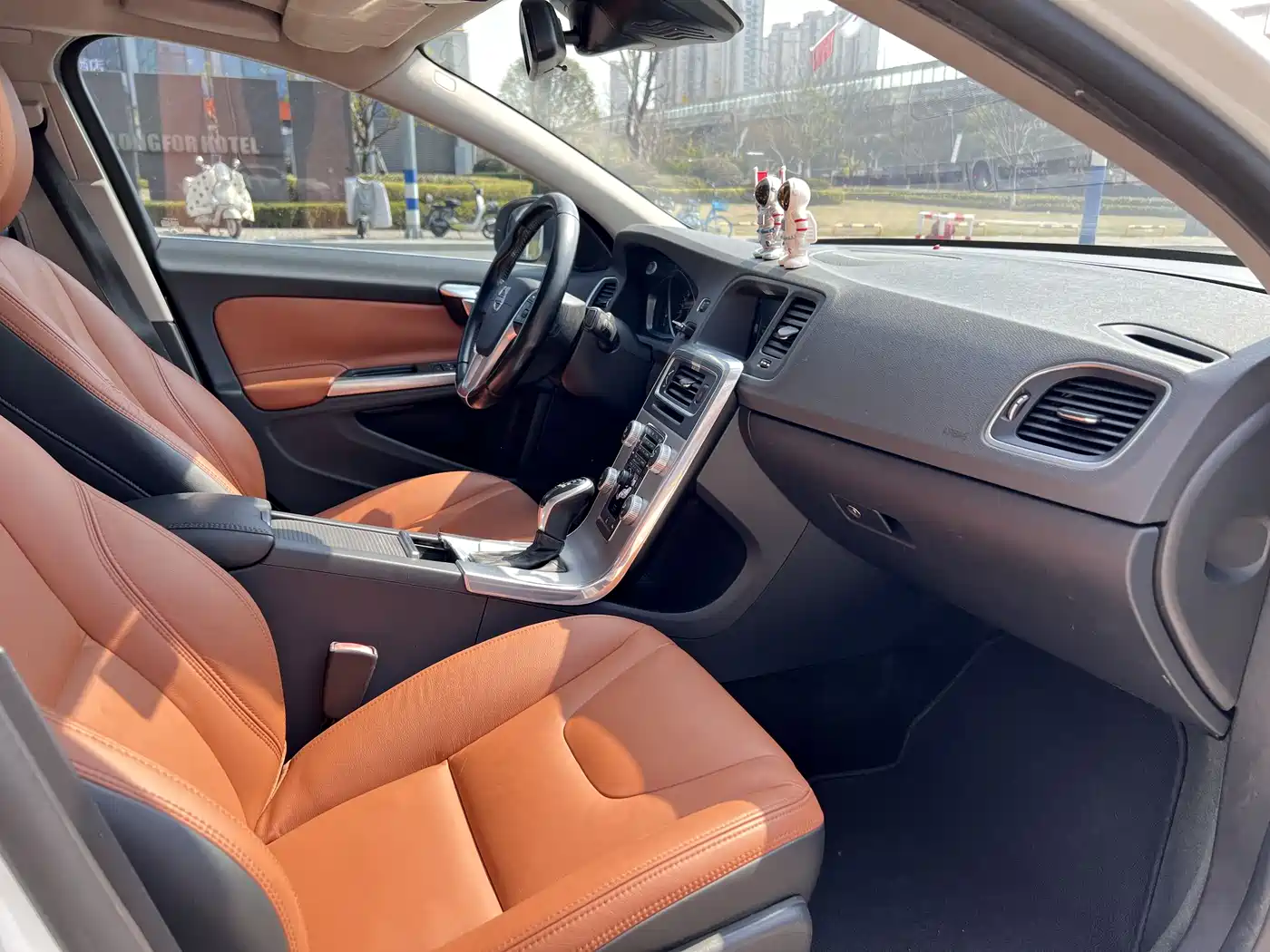 Фото 7 - Volvo S60