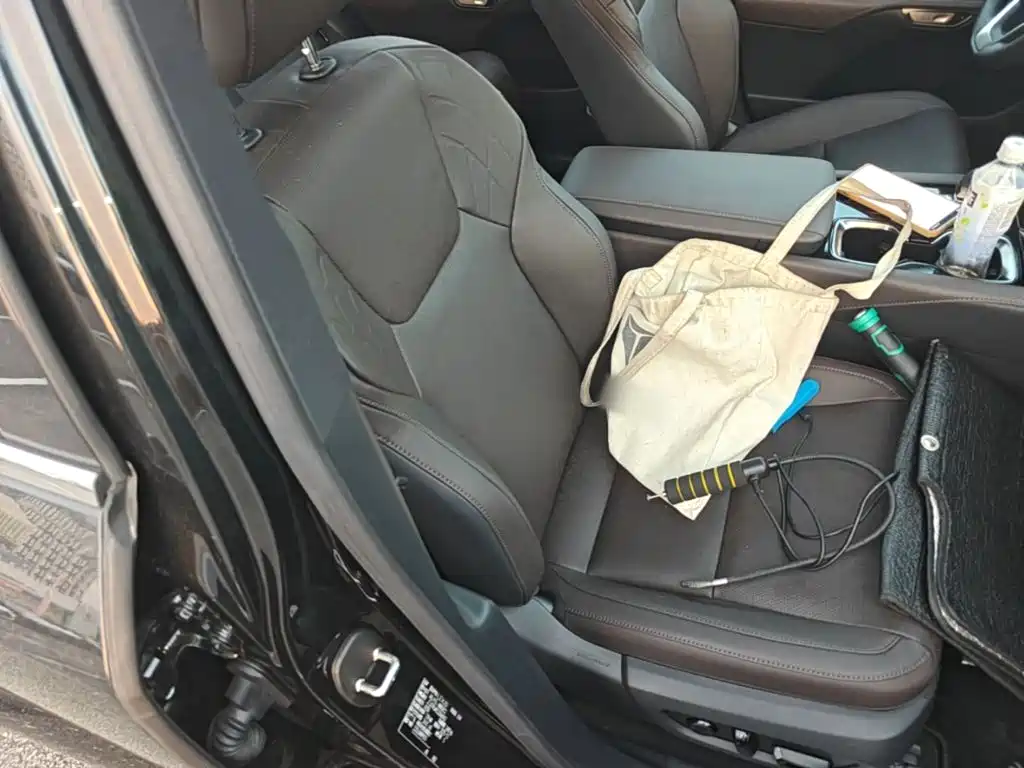 Фото 25 - Lexus RX