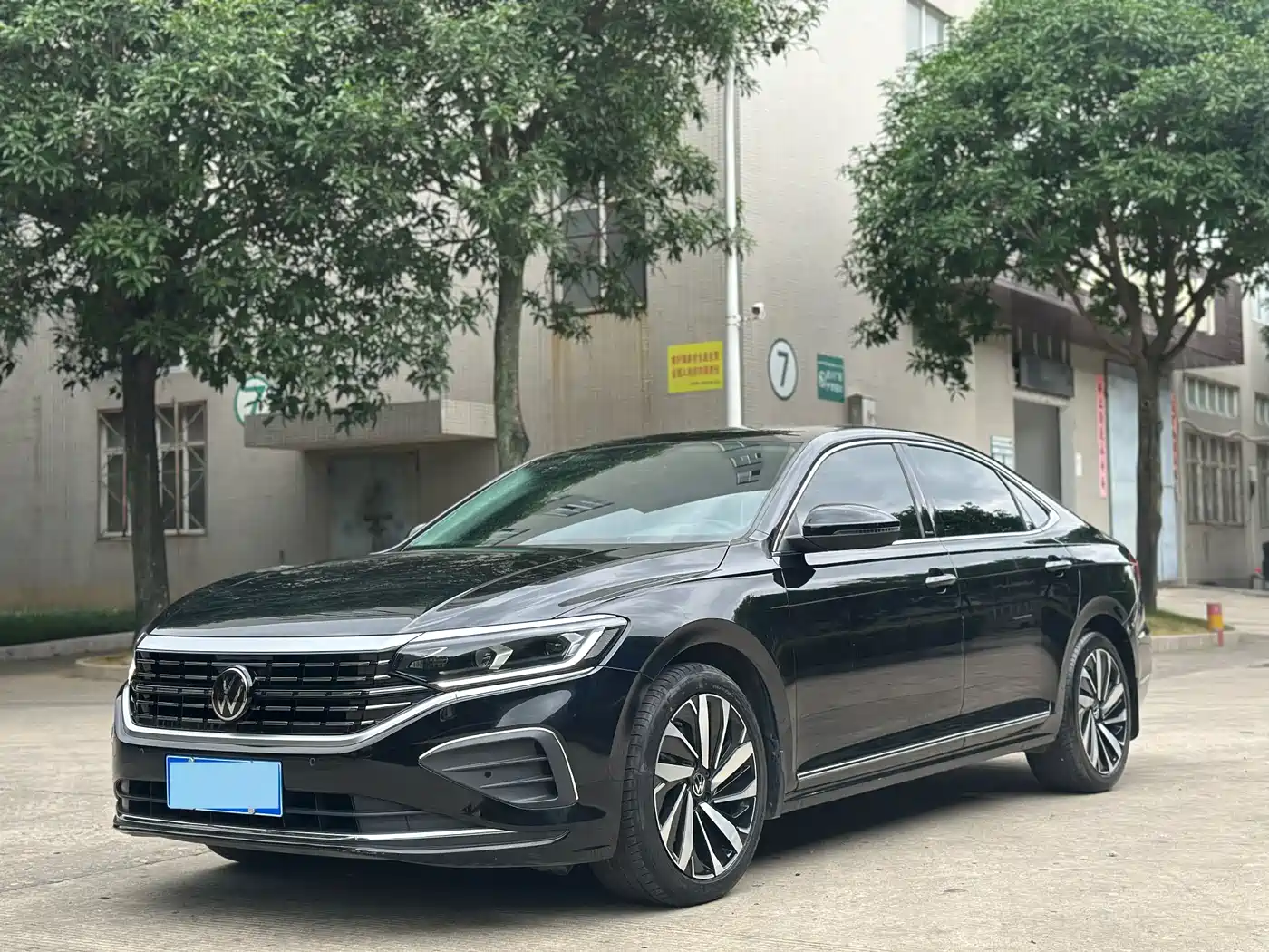 Volkswagen Passat 2024 380TSI Luxury