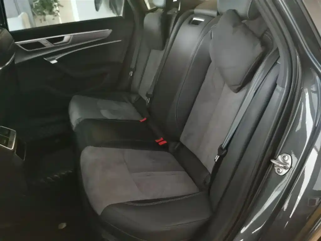 Audi A6L 2023 45 TFSI Premium Selection Dynamic фото 24