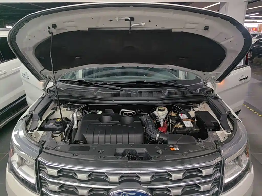 صورة 20 - Ford Explorer (Import)