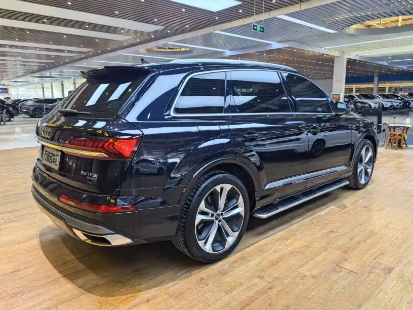 Audi Q7 2020 55 TFSI quattro S line Sport фото 24