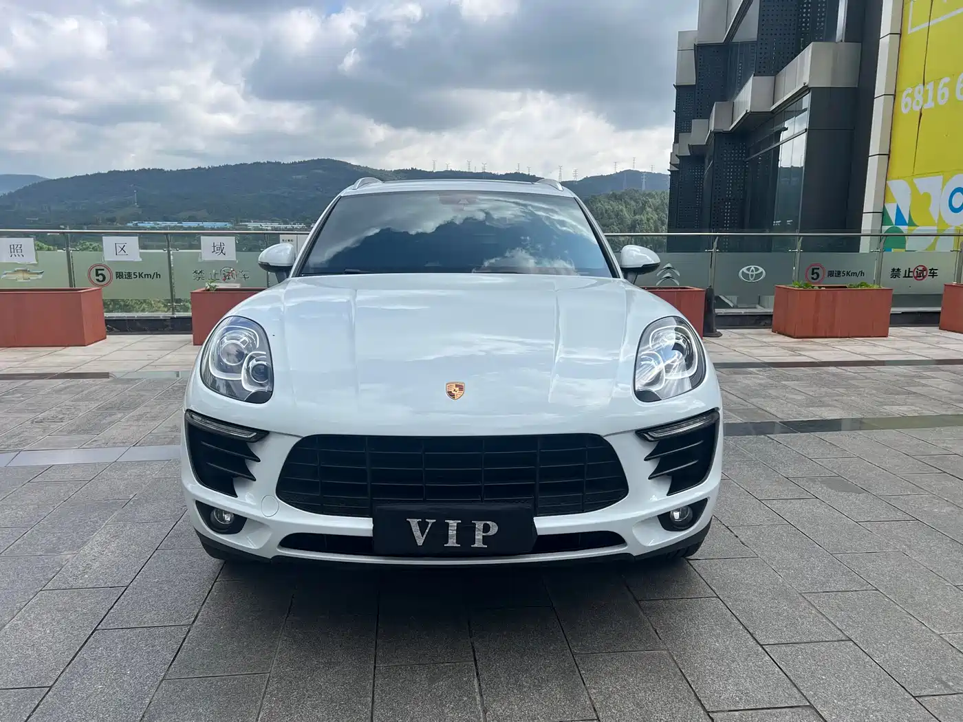Porsche Macan 2017 Macan 2.0T фото 2