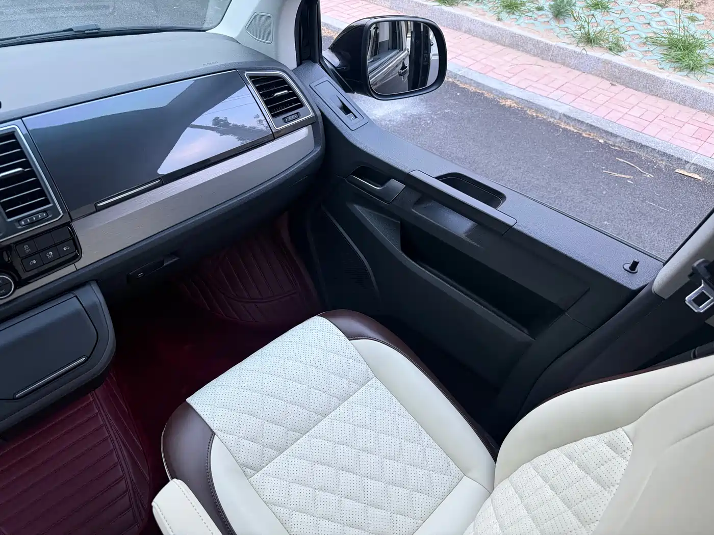 Volkswagen Caravelle 2019 2.0TSI 4WD Luxury 7-seater фото 13