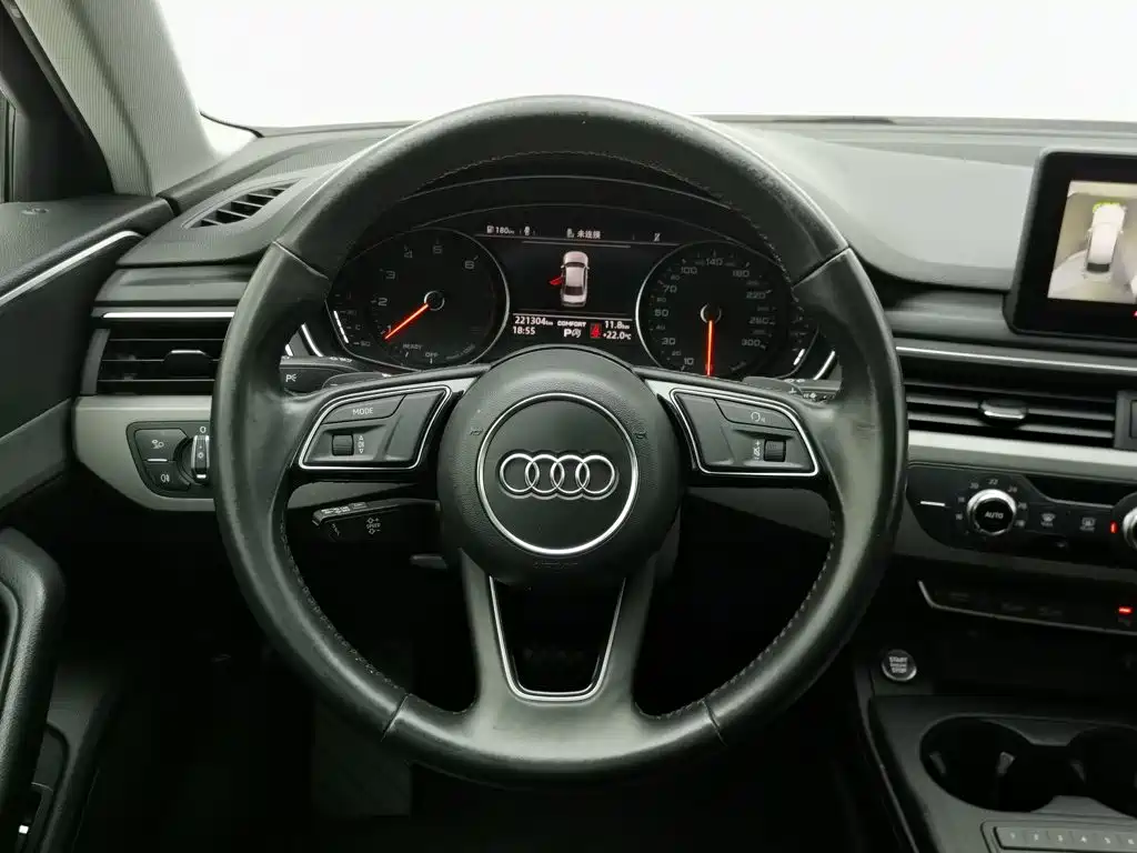 Фото 11 - Audi A4L