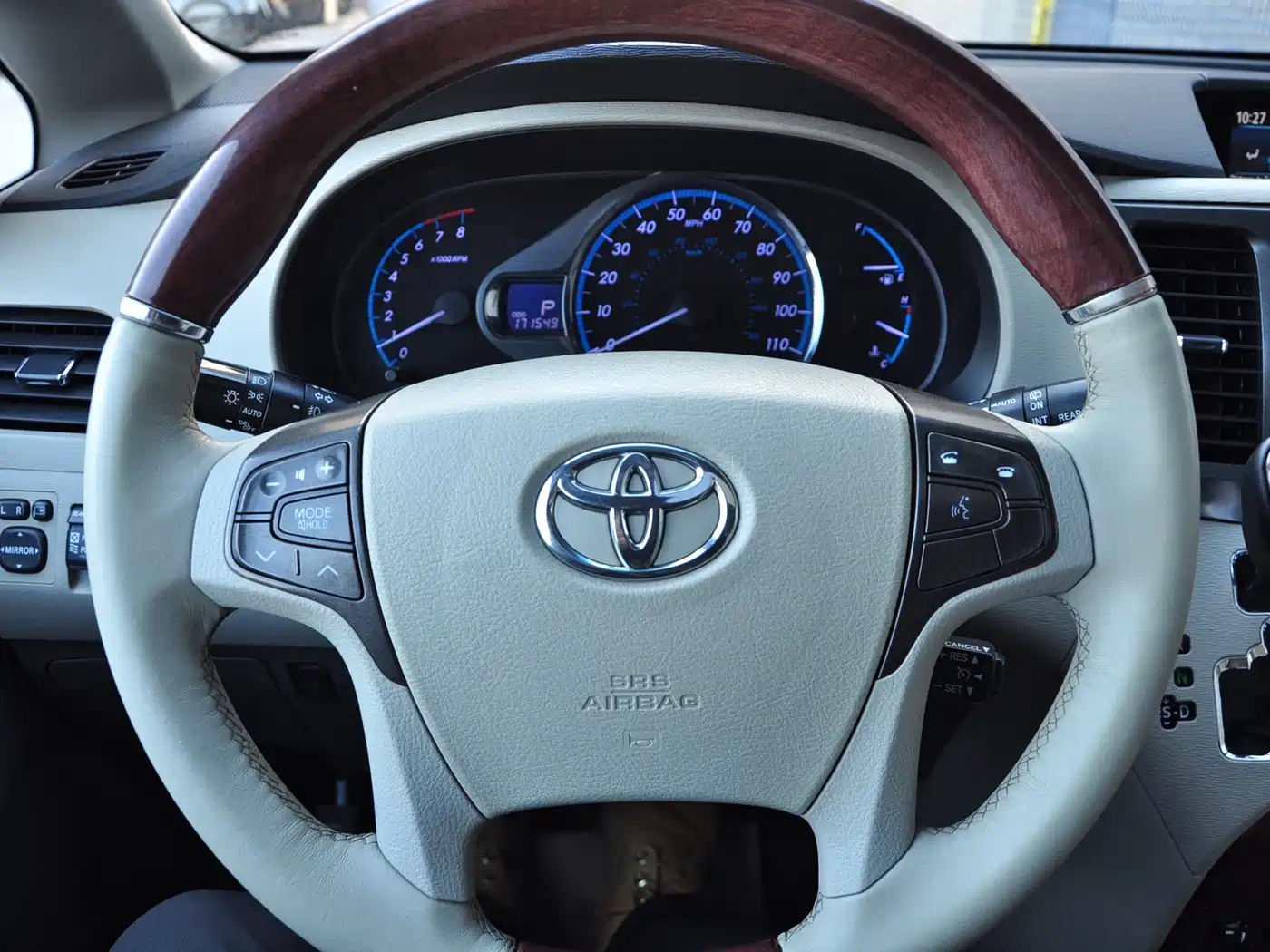 Toyota Sienna 2013 3.5L 4WD Automatic фото 11