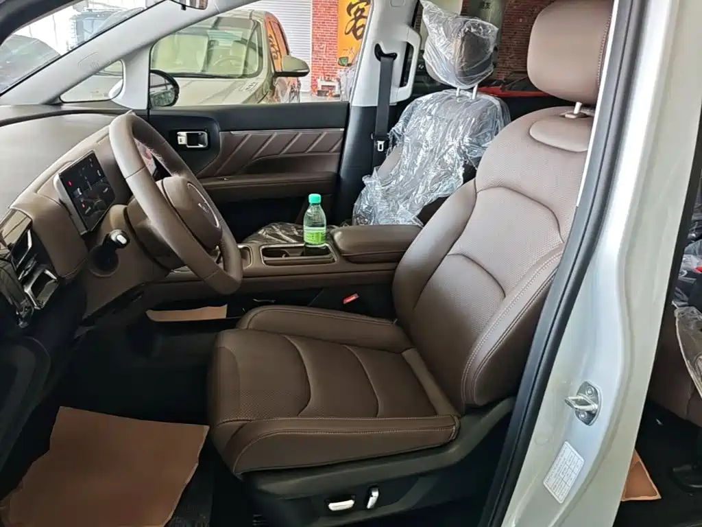 Wuling Motors Xingguang 730 New Energy 2025 2025 Model Plug-in Hybrid Base Version