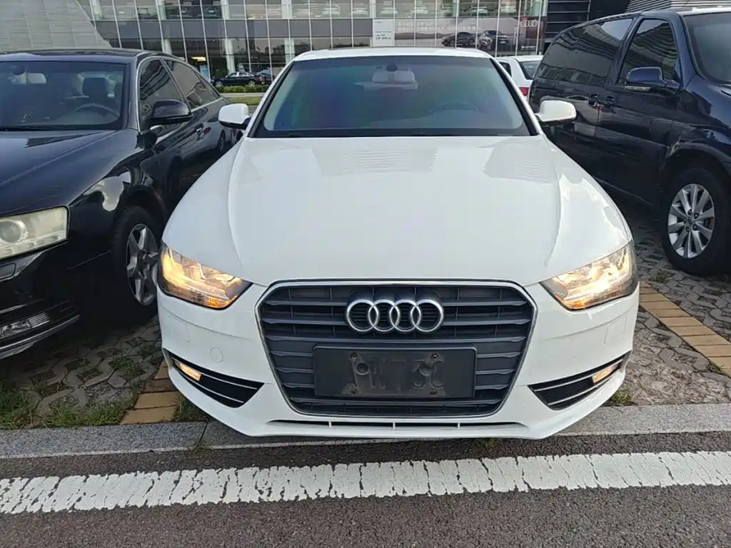 Фото 3 - Audi A4L
