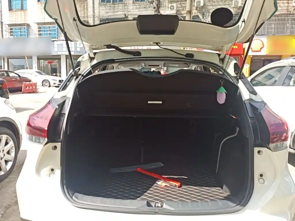 Nissan Kicks 2024 2023 Model Spirited 1.5L Dynamic Fashion Edition
