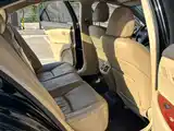 Photo 5 - Lexus ES