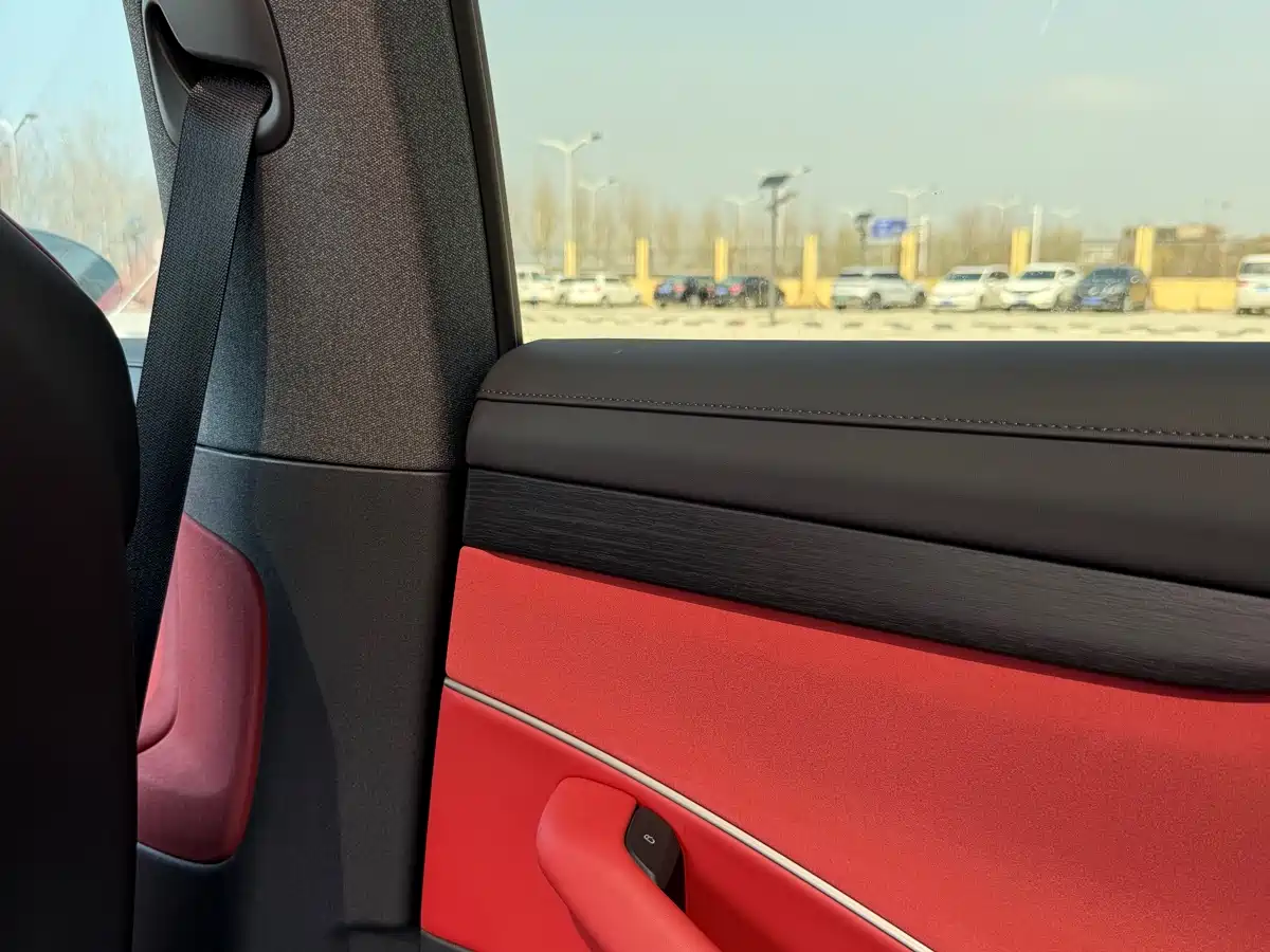 XIAOMI CAR XIAOMI SU7