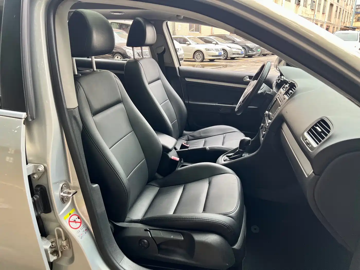 Volkswagen Golf (Import) 2011 Model 1.4TSI Luxury Touring фото 10
