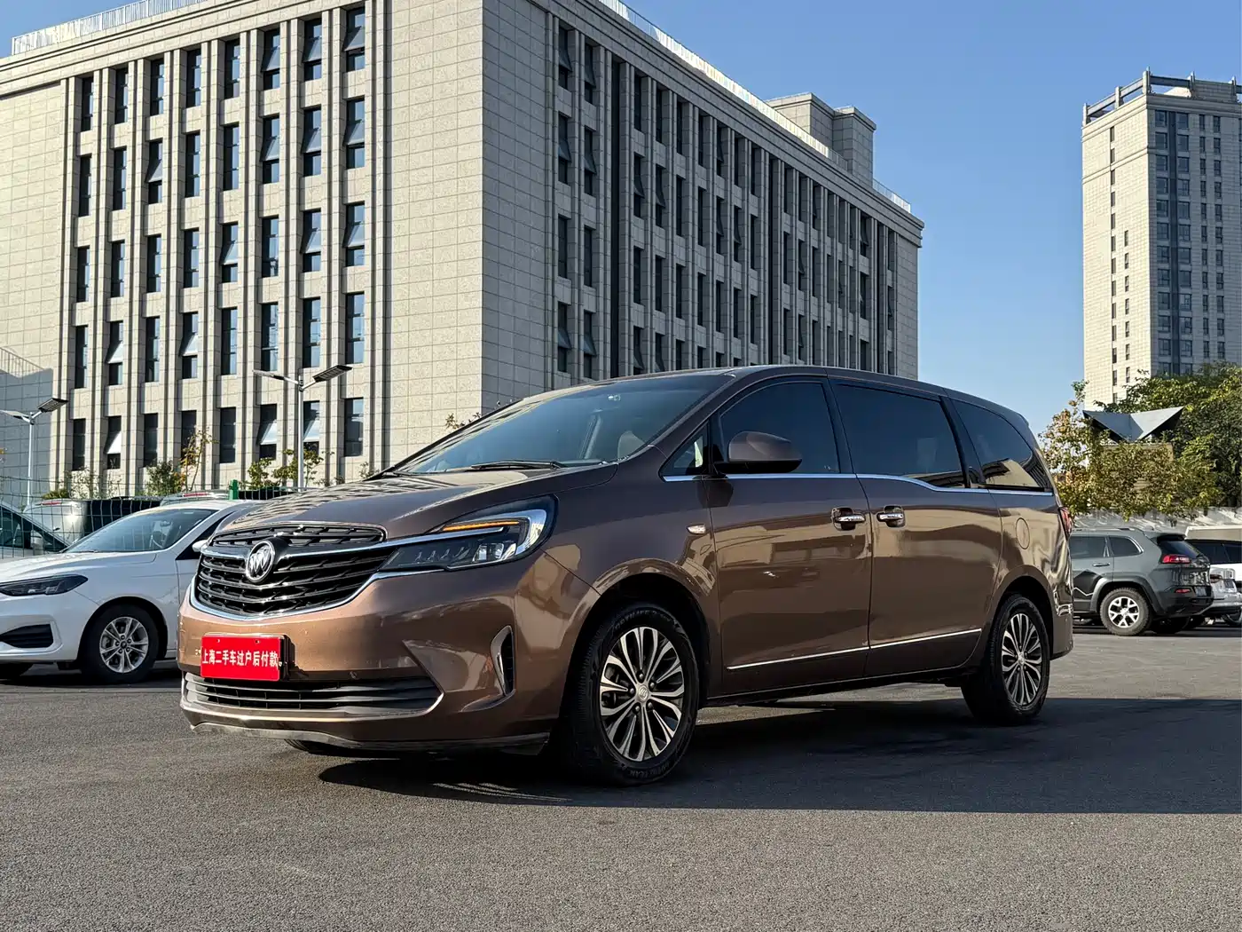 Buick GL8 2021 Land Business Class 652T Luxury фото 3