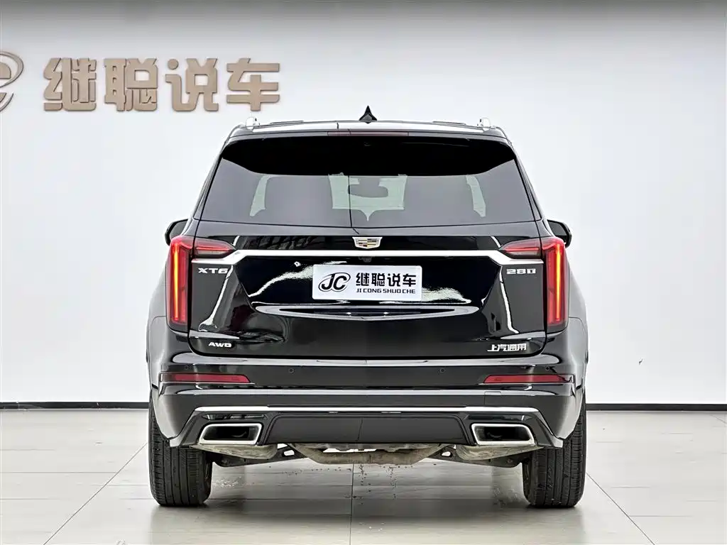 Фото 4 - Cadillac XT6