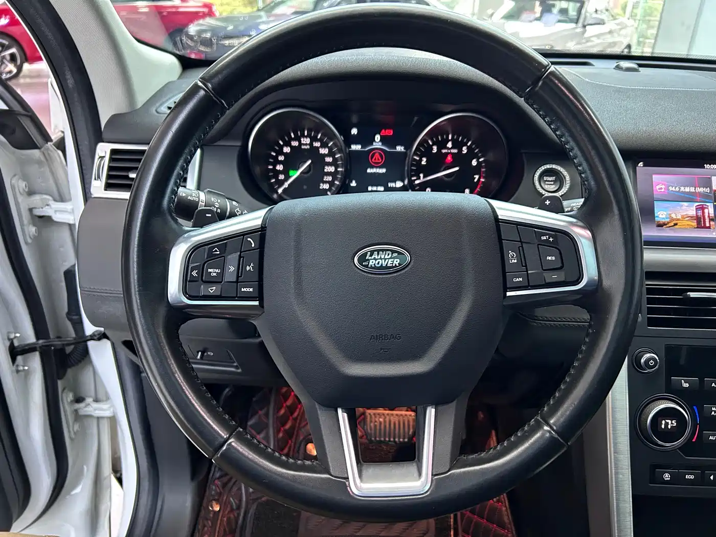 Land Rover Discovery Sport 2018 240PS HSE Edition фото 16