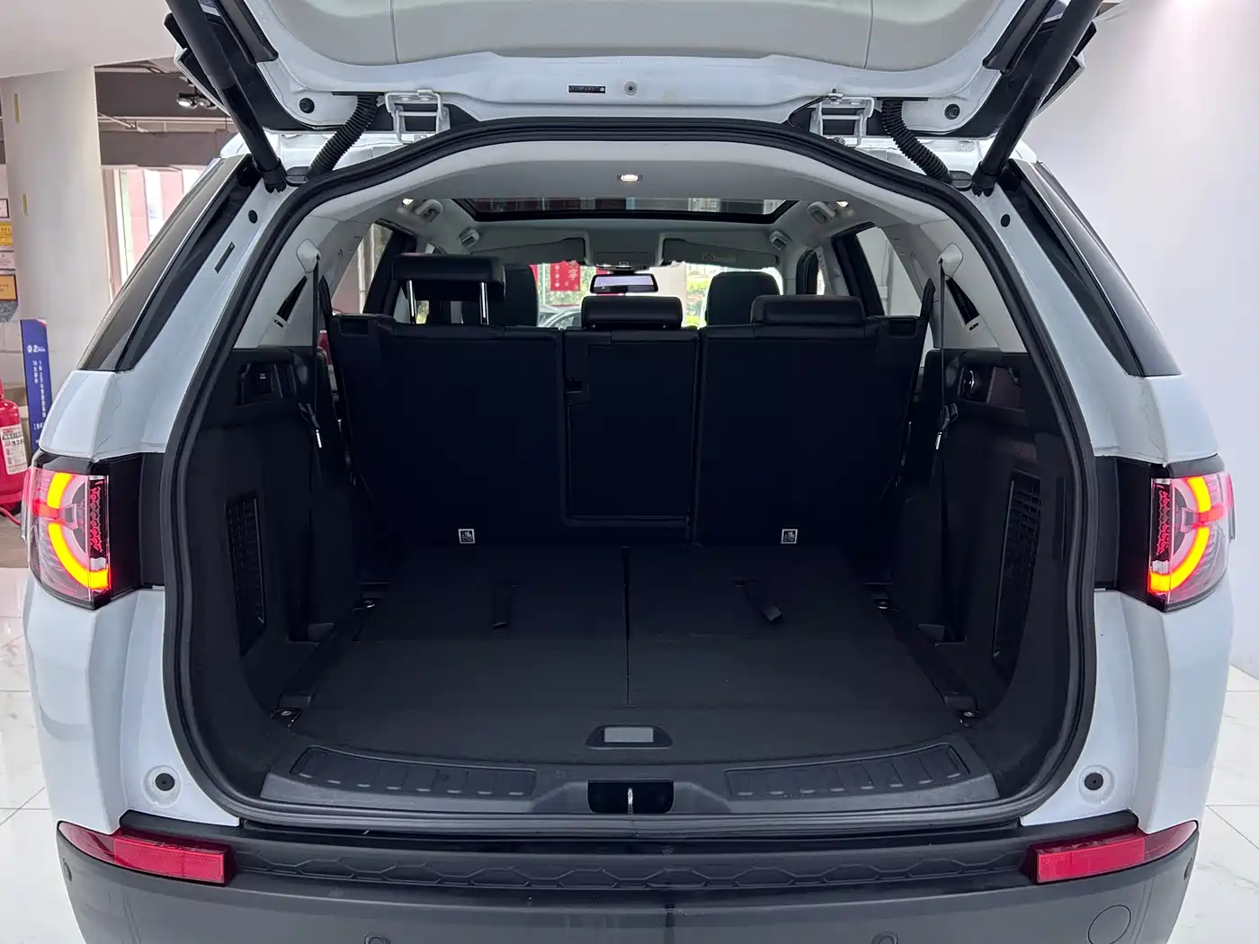 Land Rover Discovery Sport 2018 240PS HSE Edition фото 22