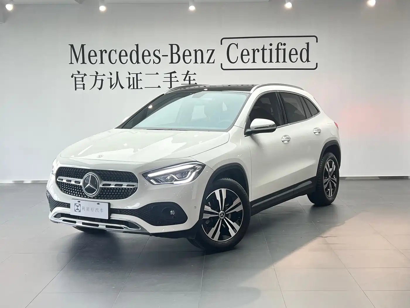 MERCEDES-BENZ GLA