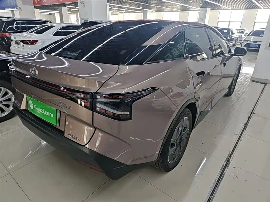 Toyota bZ3 2023 616km Long Range Premium фото 7