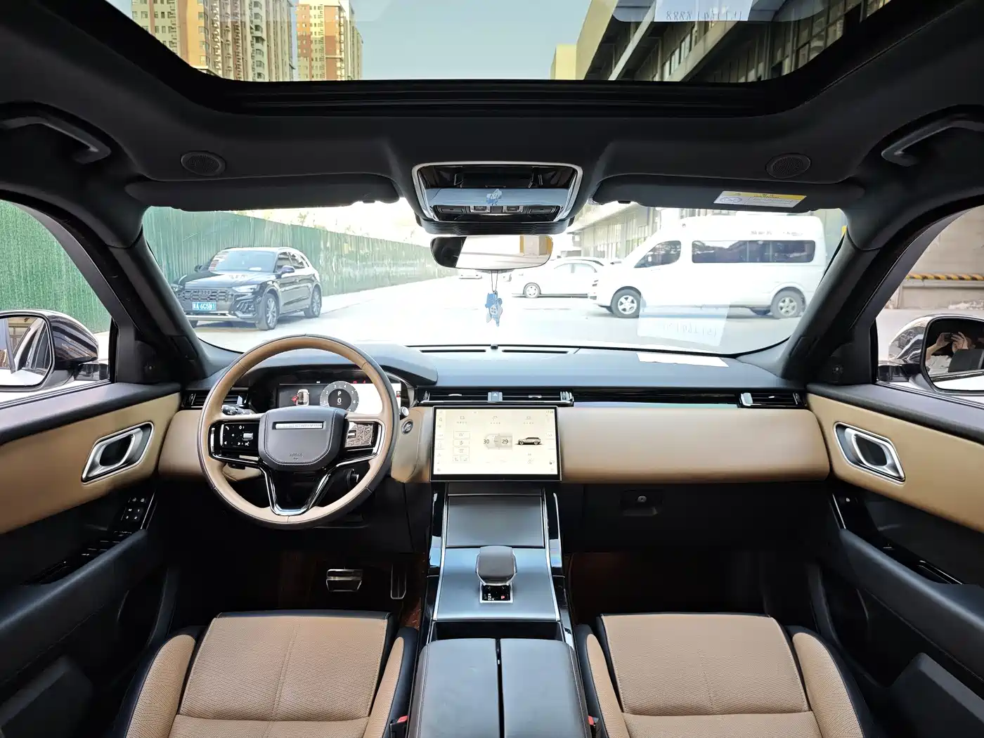 Land Rover Range Rover Velar 2024 Dynamic HSE фото 5