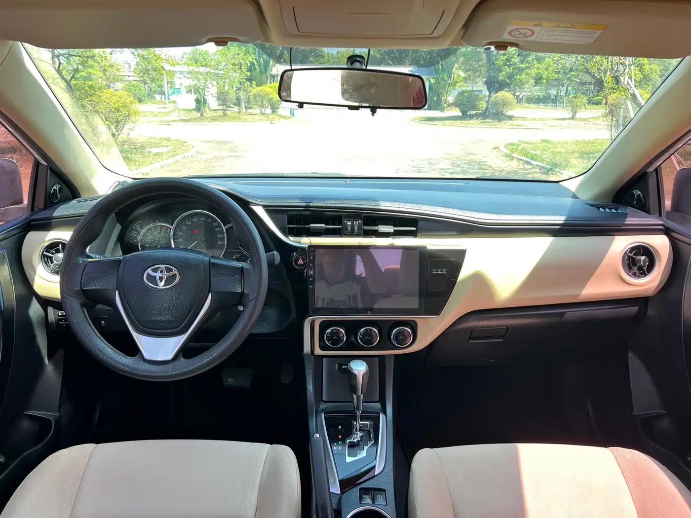 Toyota Corolla 2017 Facelift 1.2T S-CVT GL фото 12