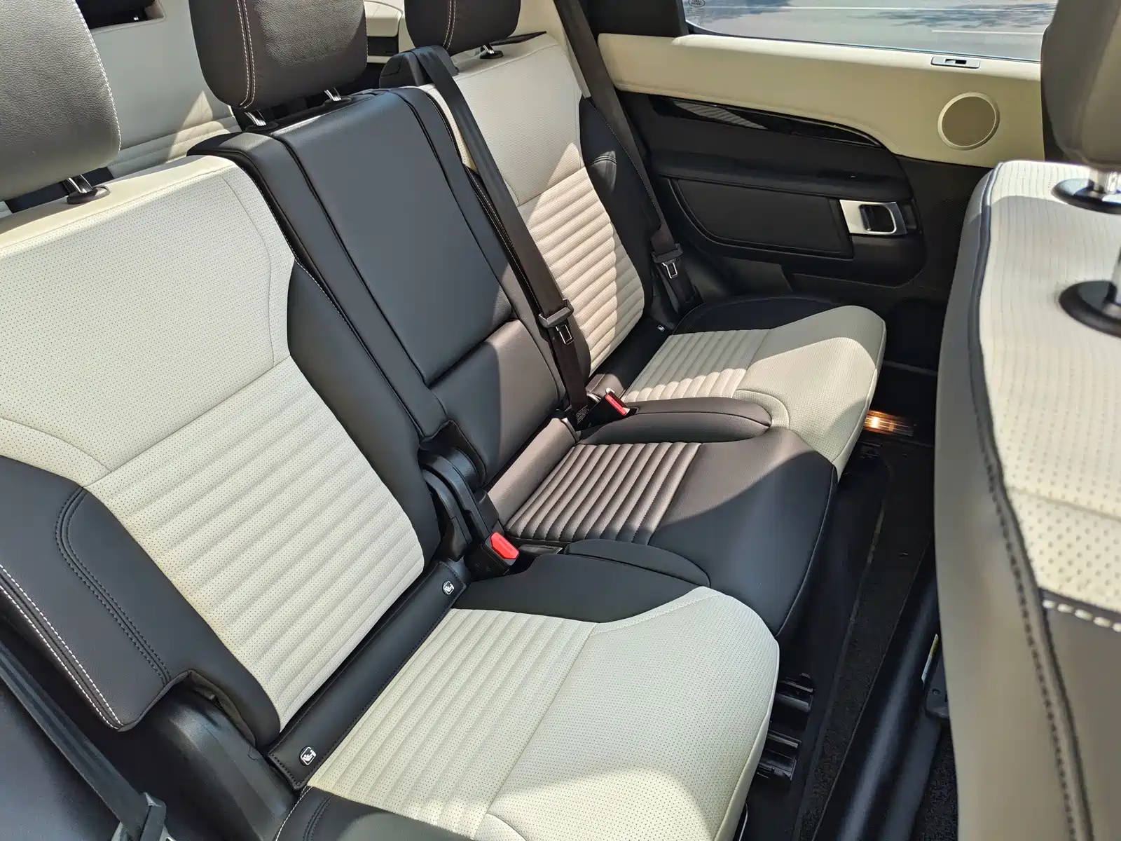 صورة 31 - Land Rover Discovery