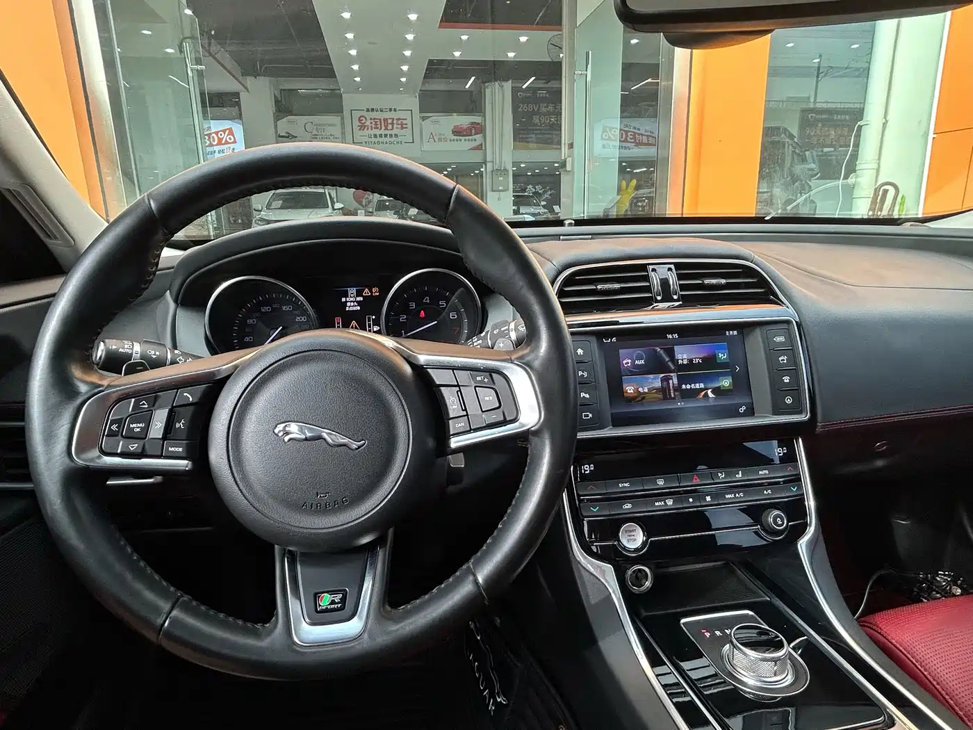 Jaguar XE 2016 2015 2.0T 240PS R-Sport
