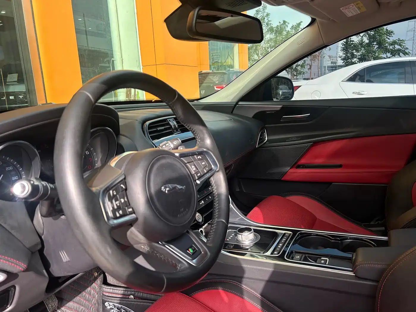 Jaguar XE 2016 2015 2.0T 240PS R-Sport