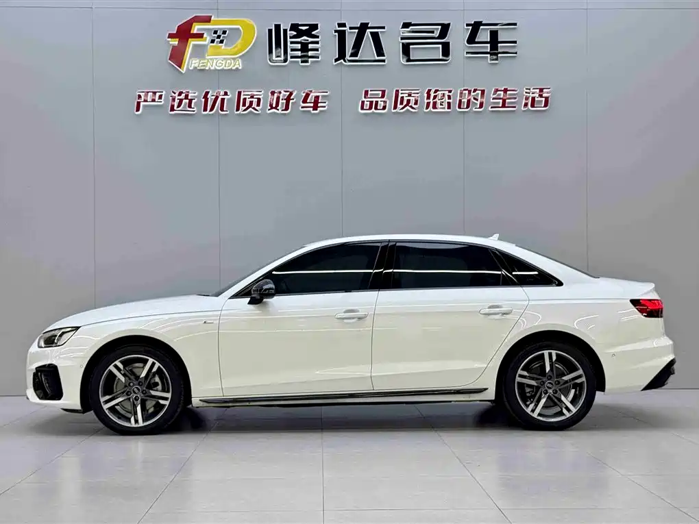 Audi A4L 2022 40 TFSI Luxury Dynamic фото 4