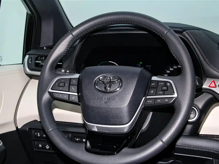 Toyota Sienna 2024 2.5L Hybrid 4WD Premium Edition фото 15