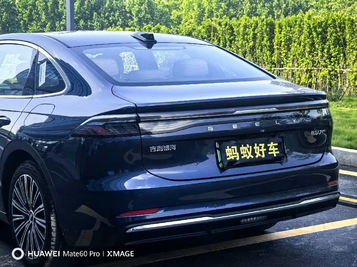 Geely Galaxy Galaxy A7 2025 EM-i фото 9