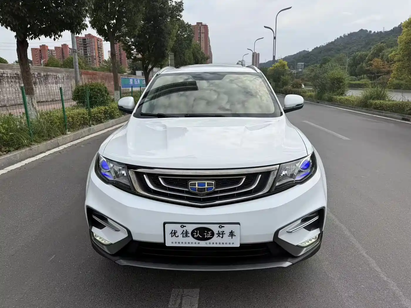 Фото 2 - Geely Boyue
