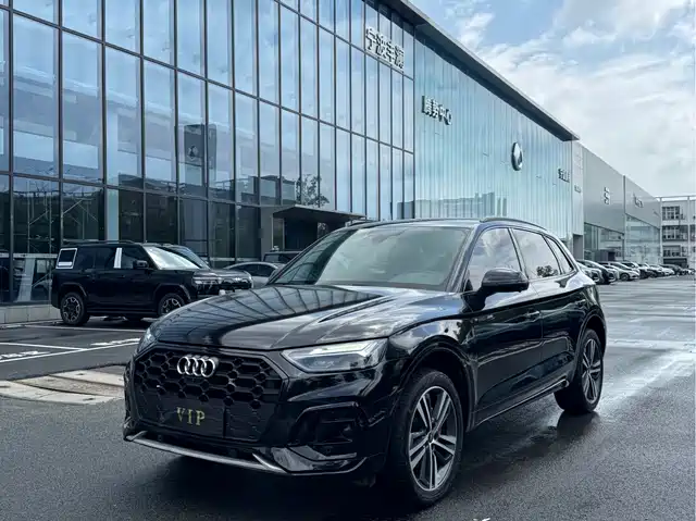 Audi Q5L 40 TFSI, Люкс Драйв