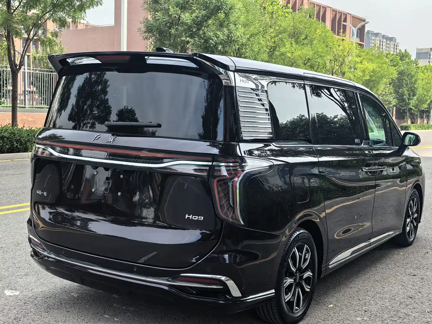 Hongqi HQ9 2023 2023 2.0T Smart Connect Flag Smooth Edition