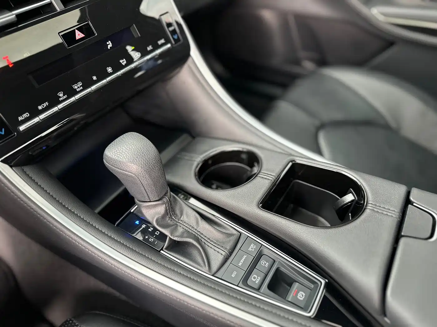Toyota Avalon 2022 2.5L Progressive Edition фото 10