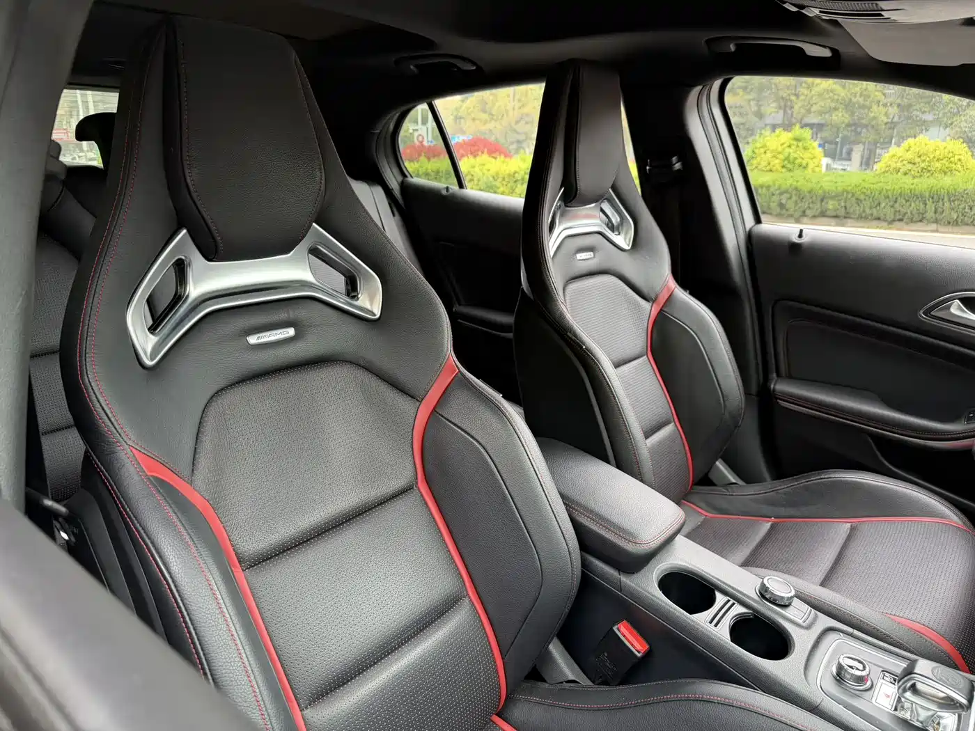 Mercedes-Benz GLA AMG 2017 AMG GLA 45 4MATIC фото 14