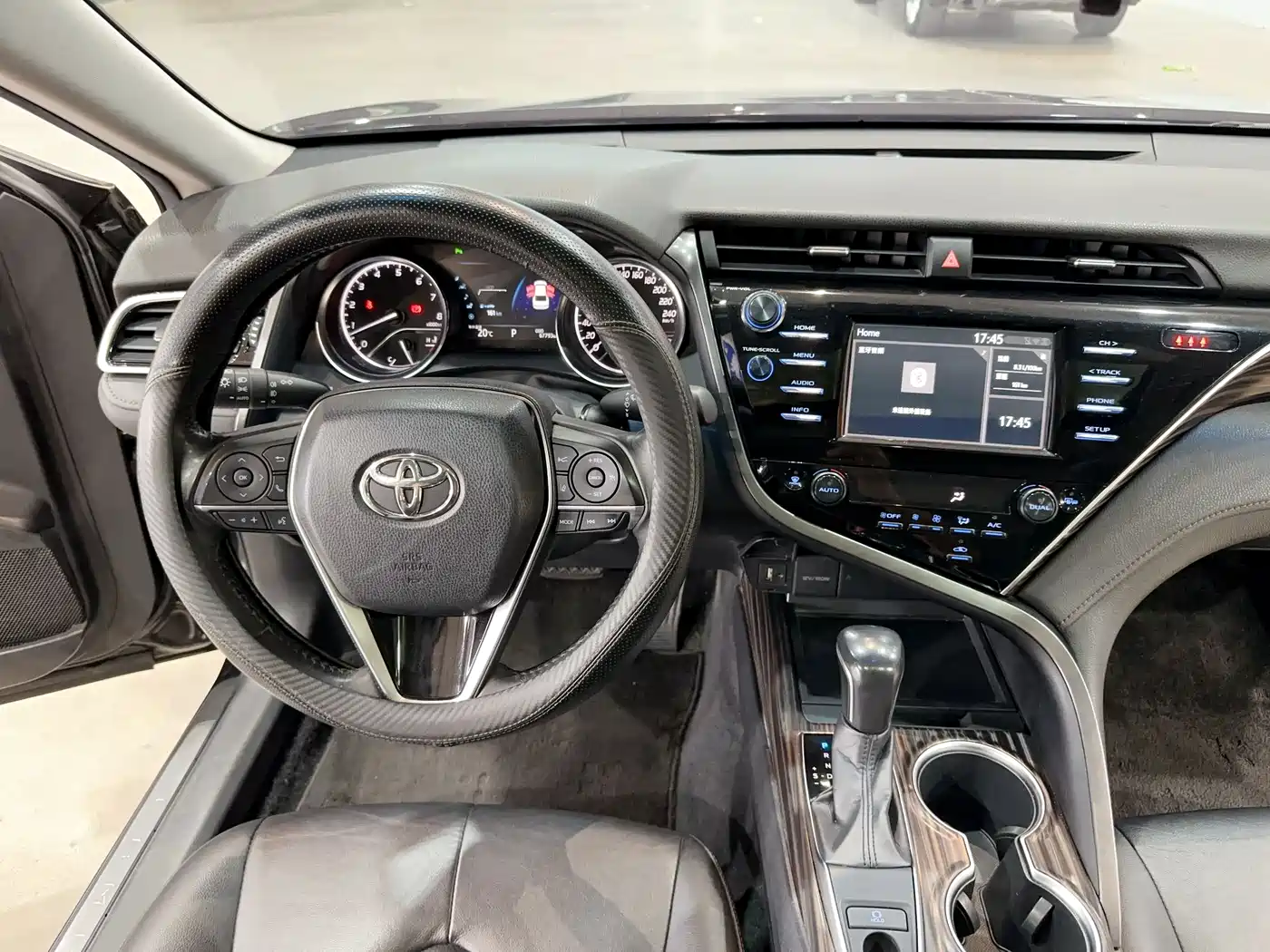 Toyota Camry 2018 2.0G Luxury Edition фото 22