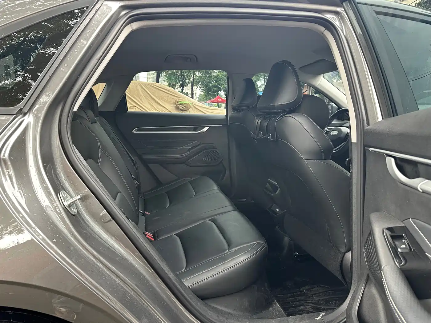 Фото 9 - Geely Emgrand