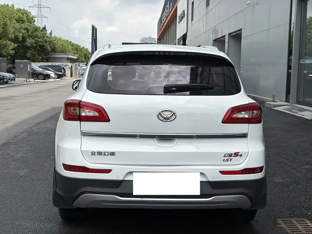 BAIC Huansu S6 2016 2017 1.5T CVT Delight