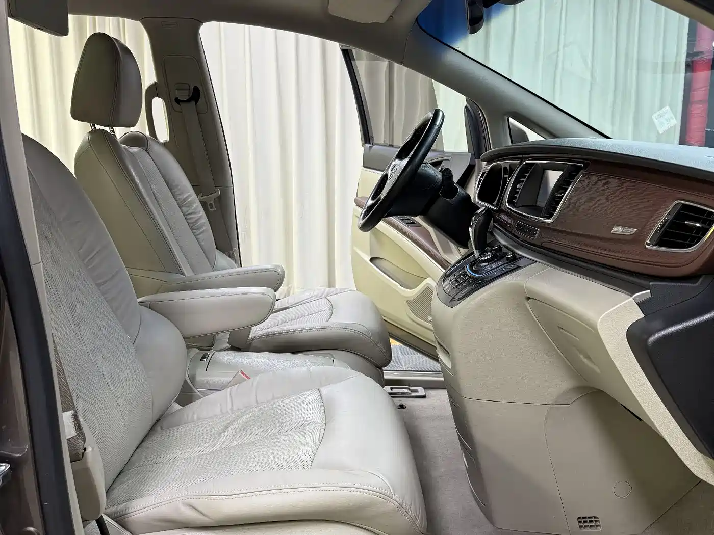 Buick GL8 2014 3.0L XT Luxury Business Flagship фото 29