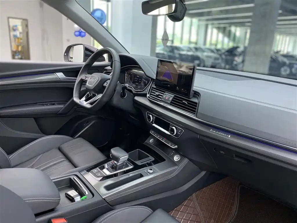 Audi Q5L 2022 40T Luxury Dynamic фото 8