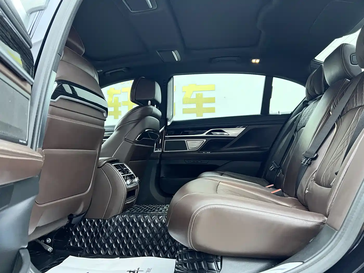 BMW 7 Series 2021 Model 730Li M Sport Package фото 10