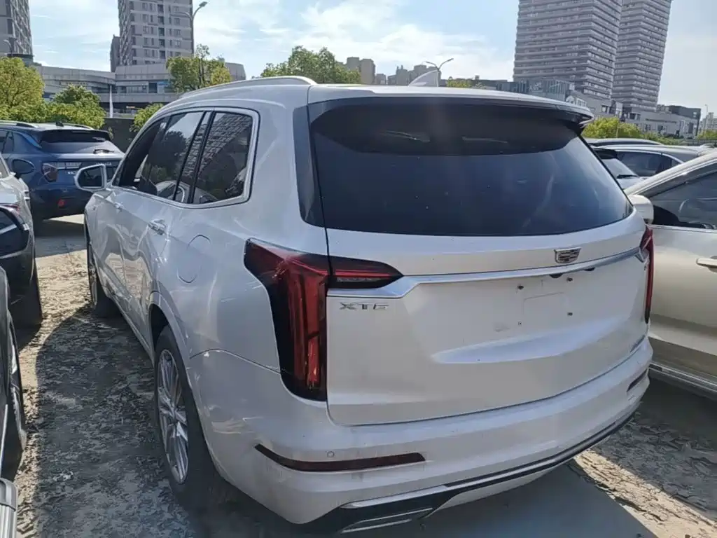 Фото 5 - Cadillac XT6
