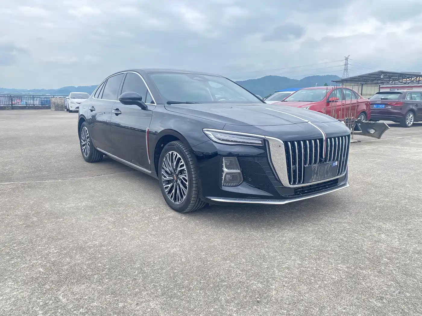 Hongqi H5 2024 2.0T Automatic Smart Connect Flag Smooth Edition фото 3