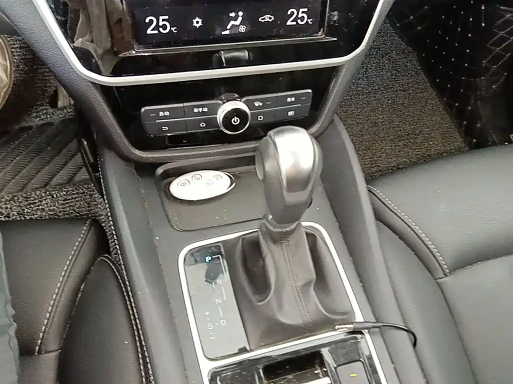 BYD Song MAX 2018 1.5T Auto Smart Connected Elite 6-Seater фото 14