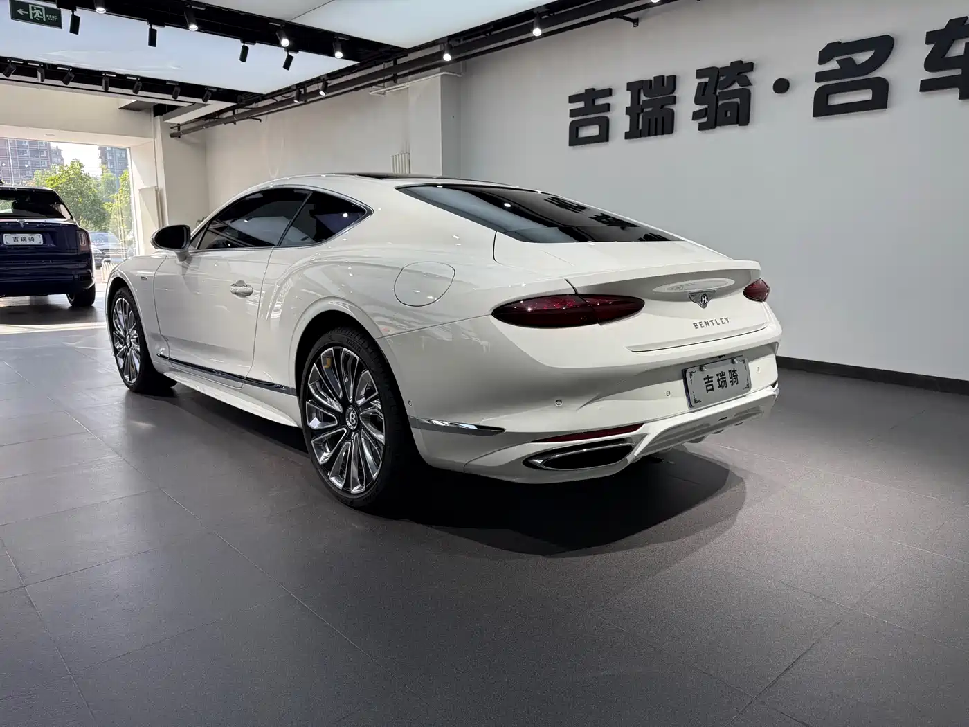 BENTLEY CONTINENTAL PLUG IN HYBRID